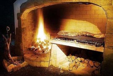 تختخواب و صبحانه La Confluencia Lodge
