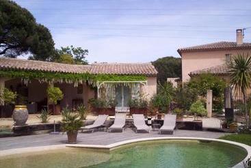 مبيت وإفطار Les Glycines