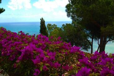 Claro De Lua Circeo B&b