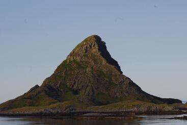 هتل آپارتمان Kaikanten Rorbuer   Røst