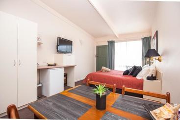 Mid City Motel