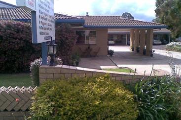 מוטל Jillaroo Motor Inn
