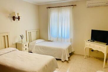 פנסיון Hostal Restaurante Puerto Blanco