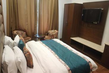 Отель The Kenilworth Mussoorie