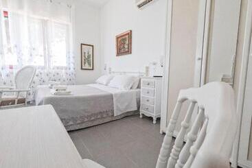 בית מלון כפרי Villa Sarina