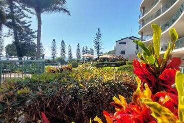 استراحتگاه The Norfolks On Moffat Beach