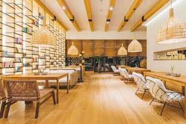Atour Hotel Central Plaza Shangrao