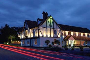 Отель Mercure Thame Lambert