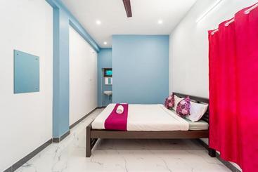 هتل Pavisha Farm House Swimming Pool