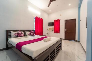 هتل Pavisha Farm House Swimming Pool