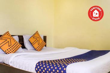 ホテル Vaccinated Staff Spot On 67663  Maharaja