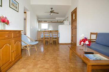 Apartamentos Sa Caleta