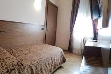 هتل Albergo Ristorante Delfino