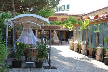 호텔 Hostal Isis