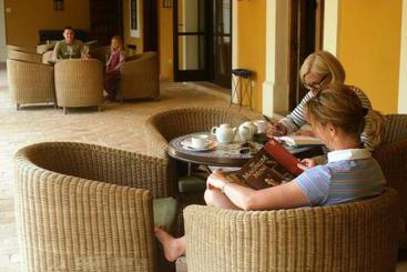 هتل Finca Monasterio