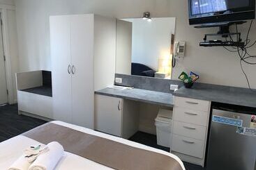 هتل Robetown Motor Inn & Apartments