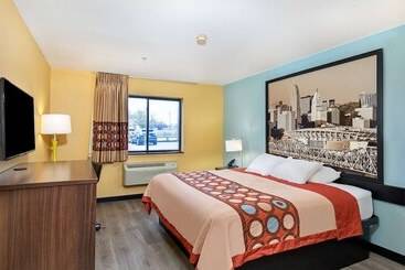 فندق Super 8 By Wyndham Eddyville/kuttawa