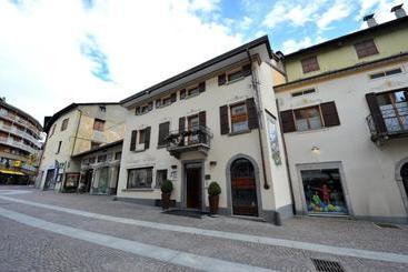 酒店 Silene Parking And Garage