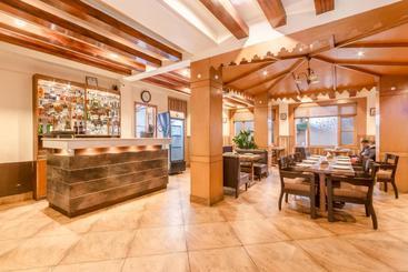 ホテル Sherepunjab & Spa