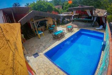 ペンション La Gloria House