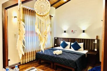 Отель Cozy Sea View Inn