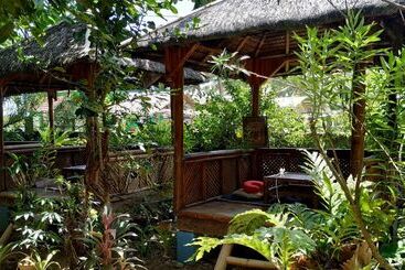 Hangout Beach & Resort