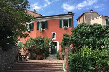 ホテル La Nipitella