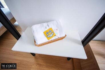 호텔 The Logbook Room And Cafe