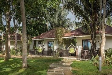 Solina Beach & Nature Resort