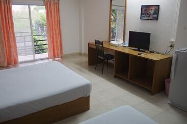 ホテル Baansakulpetch