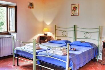 Сельский отель Agriturismo Casa Agricola Rossi Appartamenti In Casentino