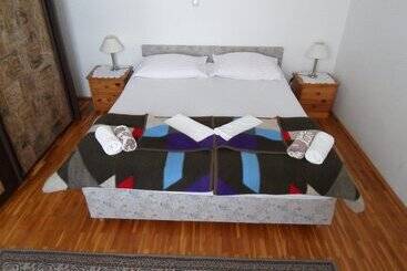 بنسيون Guest House Lidus