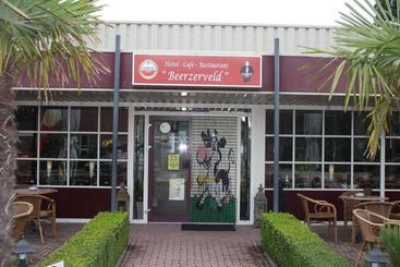 هتل Café Restaurant Snackbar Beerzerveld