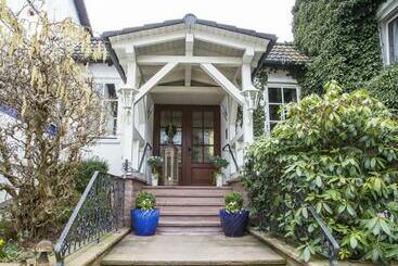 هتل Pension Waldblick Garni