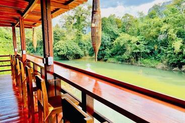 بنسيون Springriver Resort