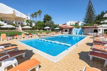 ホテル Apartamentos Flor Da Laranja, Albufeira
