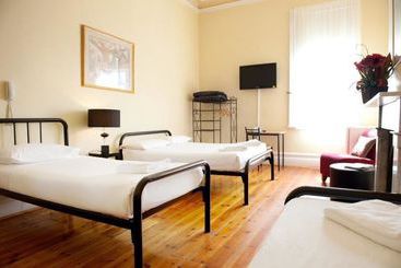 בית מלון כפרי Claremont Guest House