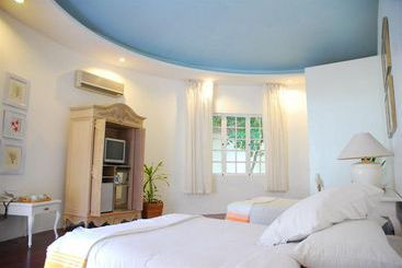 هتل Cordova Reef Village Resort
