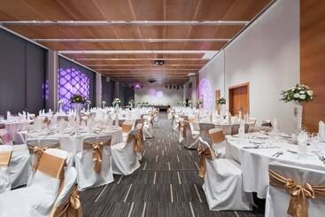 هتل Four Points By Sheraton Ljubljana Mons