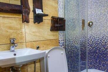 هتل Dniprovskiy Dvir