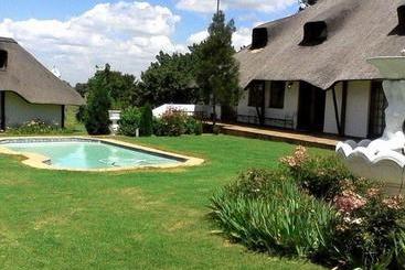 פנסיון Warembo Lodge
