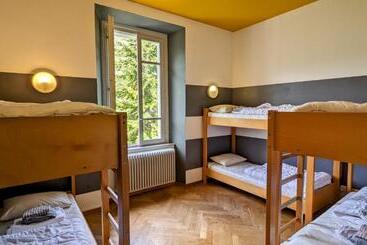 Wild Valley Hostel   Villa Edera