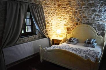 Отель Casa Thea Cheile Nerei