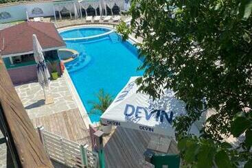 Отель Guest House Koleshevi