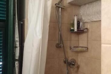 L ' Canton B & B