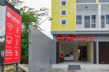 بنسيون Reddoorz Near Graha Saba Buana Solo