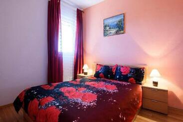 مبيت وإفطار Apartments Milic