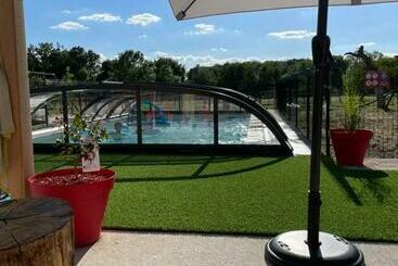 تختخواب و صبحانه La Petite Ferme