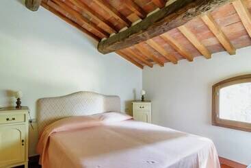 Quaint Cottage With Pool