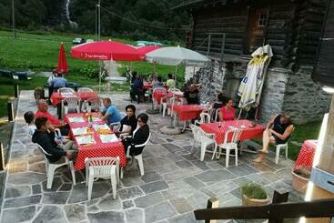 Отель La Cascata